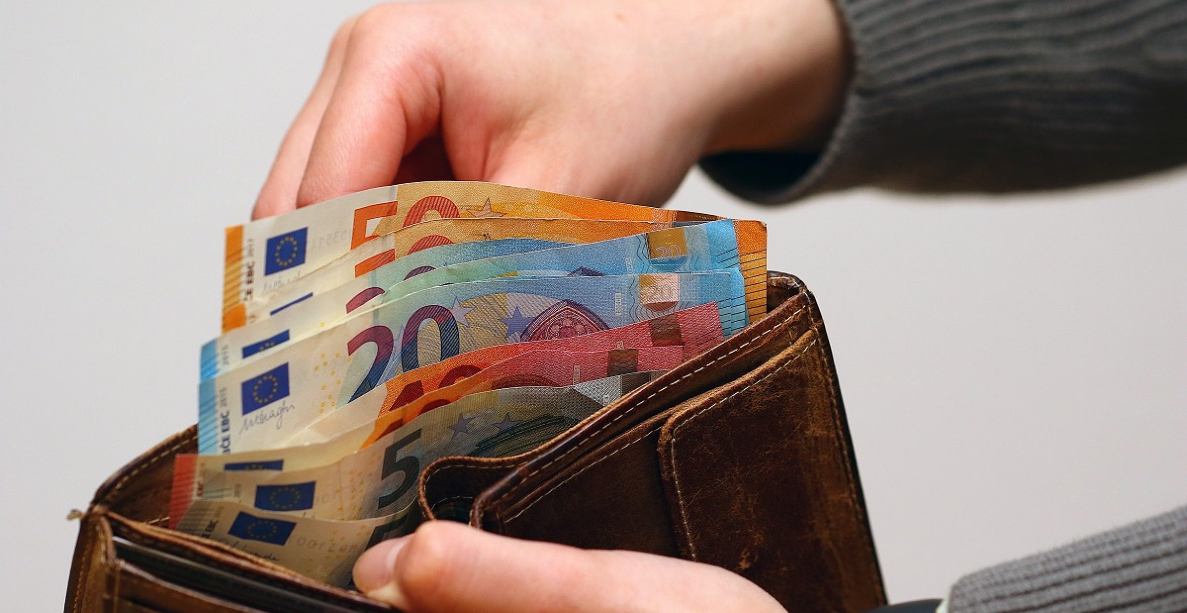 Sparen als Luxusgut: DARUM stehen 25% der Deutschen ohne Ersparnisse da