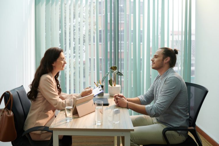 Die Männlichkeits-Falle: Wie der „Reverse Gender Pay Gap“ zum politischen Köder wurde