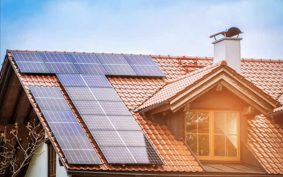 Für Privatpersonen könnte Solar Stromeinspeisung sogar kostenpflichtig werden.