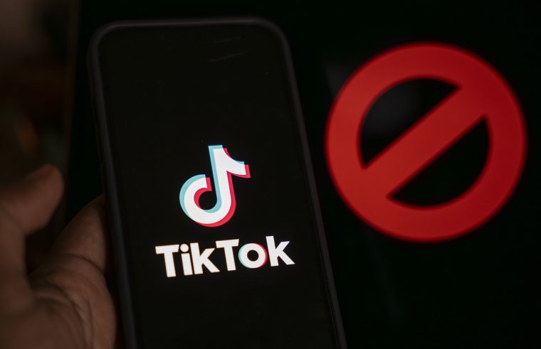 Social-Media-Bann für Teens: Australien zwingt Big Tech in die Knie