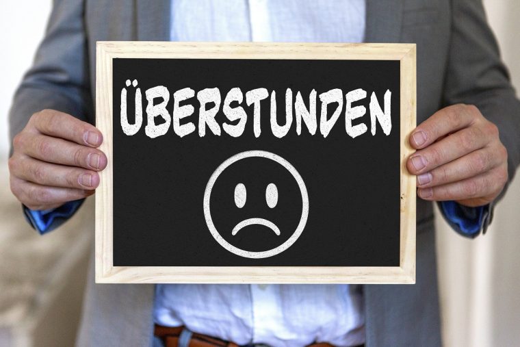 Überstunden-Alarm: Diese Branchen arbeiten bis zum Umfallen!