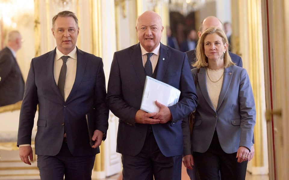 ÖVP-Obmann Stocker, SPÖ-Chef Babler und Neo-Vorsitzende Meinl-Reisinger