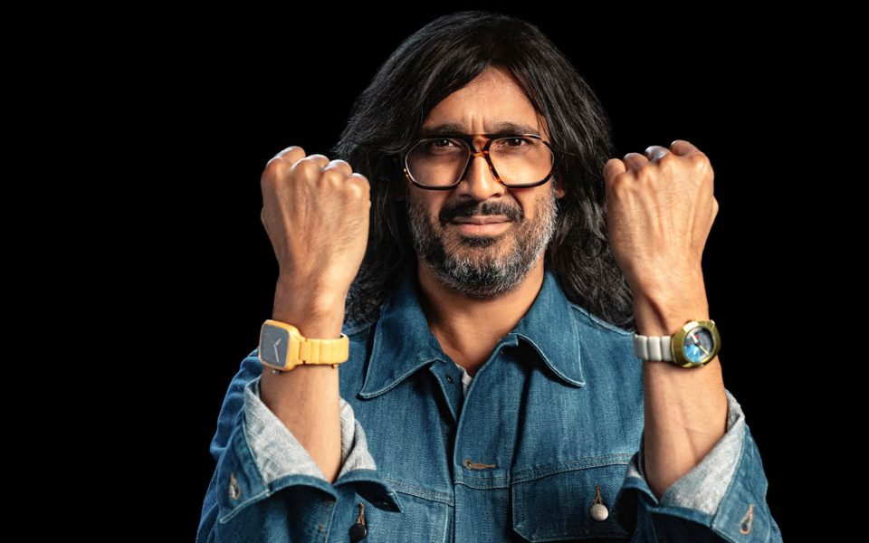 Neue Zeitmaschine: Stardesigner kreiert erste Uhr aus der KI-Zukunft