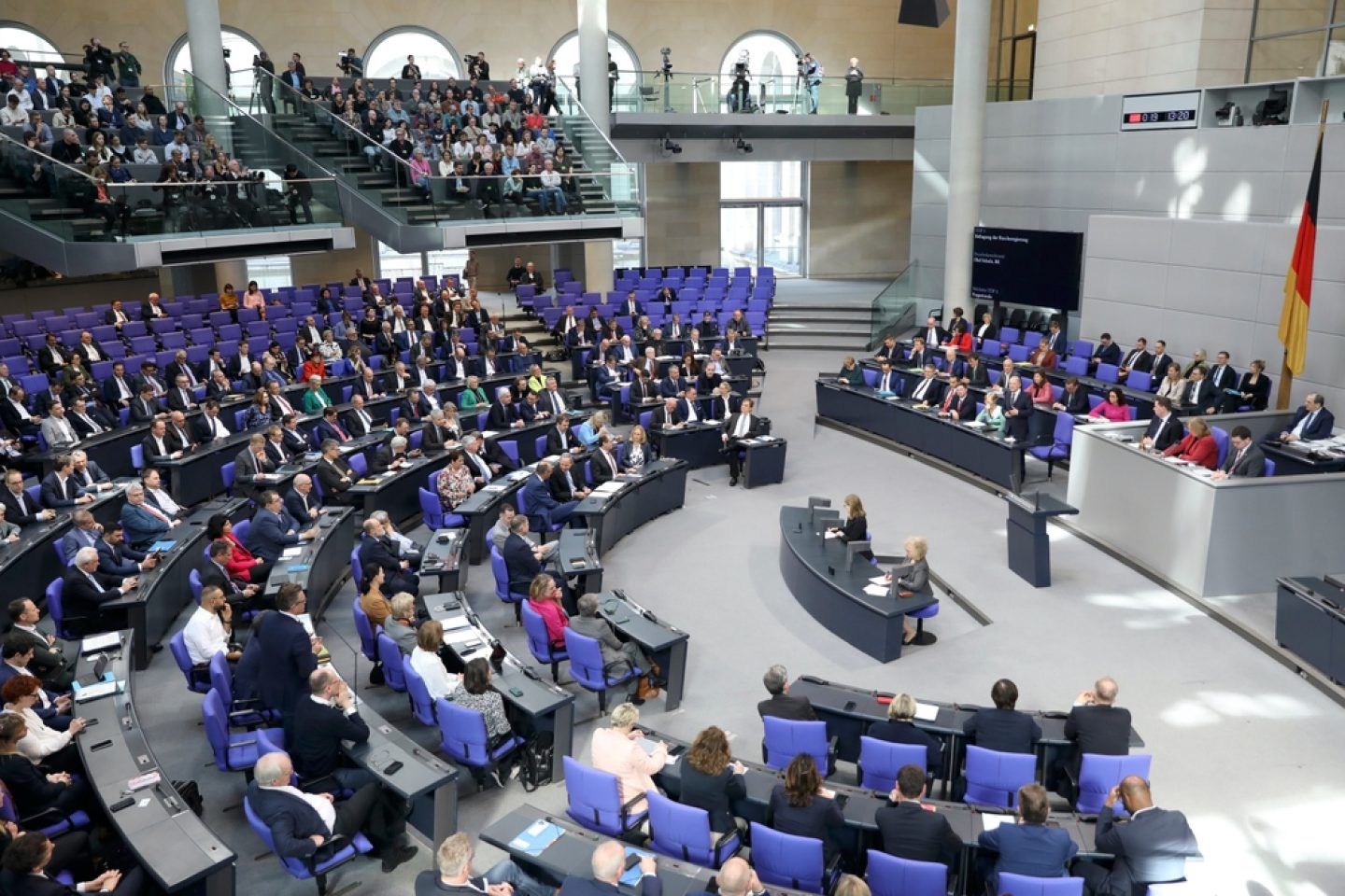 Nach Marathon-Verhandlungen: Mega-Deal zwischen SPD, Union und Grünen