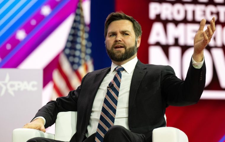 JD Vance legt nach: „Der amerikanische Steuerzahler finanziert die deutsche Verteidigung“