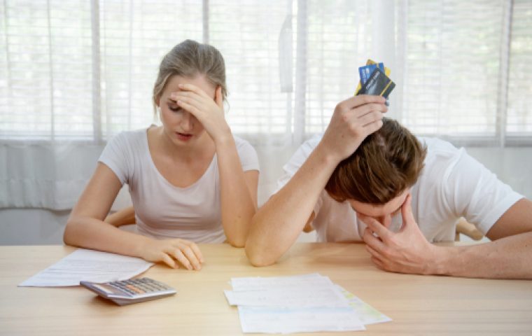 GenZ in der Finanzkrise: Expertin erklärt, wie junge Menschen gegensteuern können