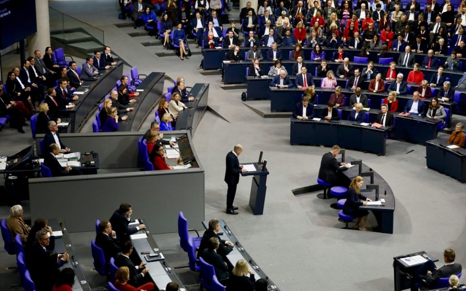 Die Zahl der Abgeordneten mit unternehmerischem Hintergrund im Deutschen Bundestag hat einen neuen Tiefstand erreicht