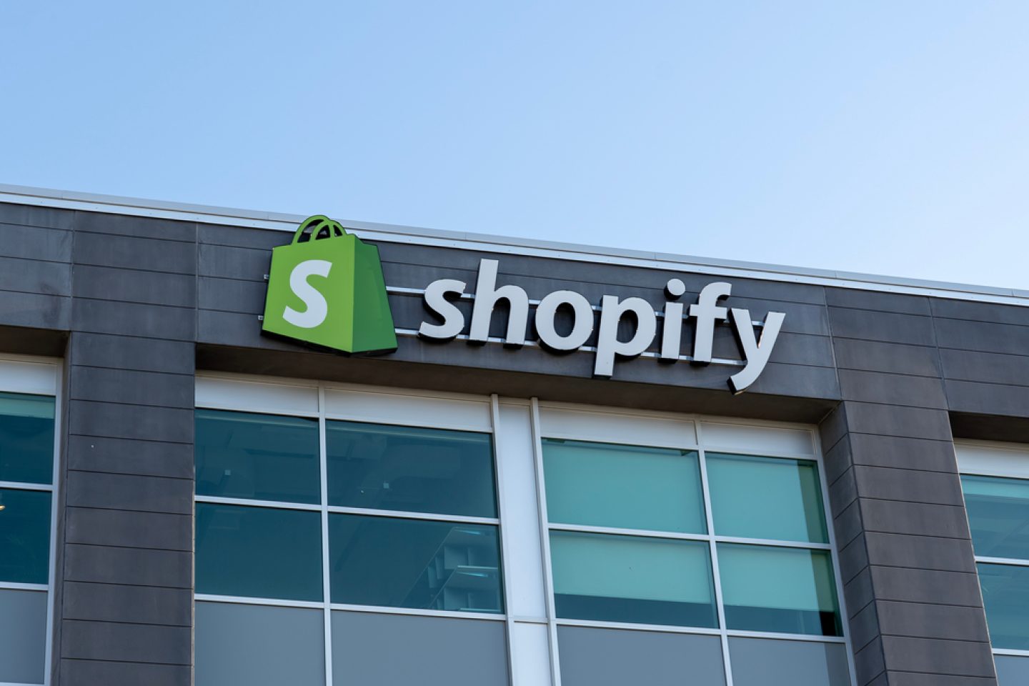 KI-Kompetenz statt Neueinstellungen: Shopify-Chef setzt radikale Prioritäten
