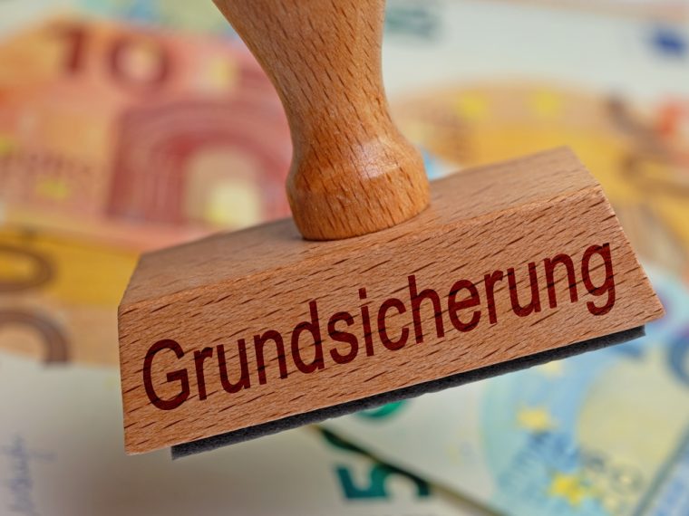 Bürgergeld April 2026: Wann kommt das Geld aufs Konto?