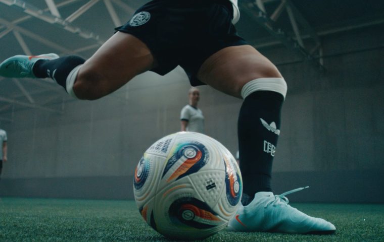 Zeit für neue Legenden: OLB schickt die DFB-Frauen mit einer gewaltigen Kampagne auf Titeljagd