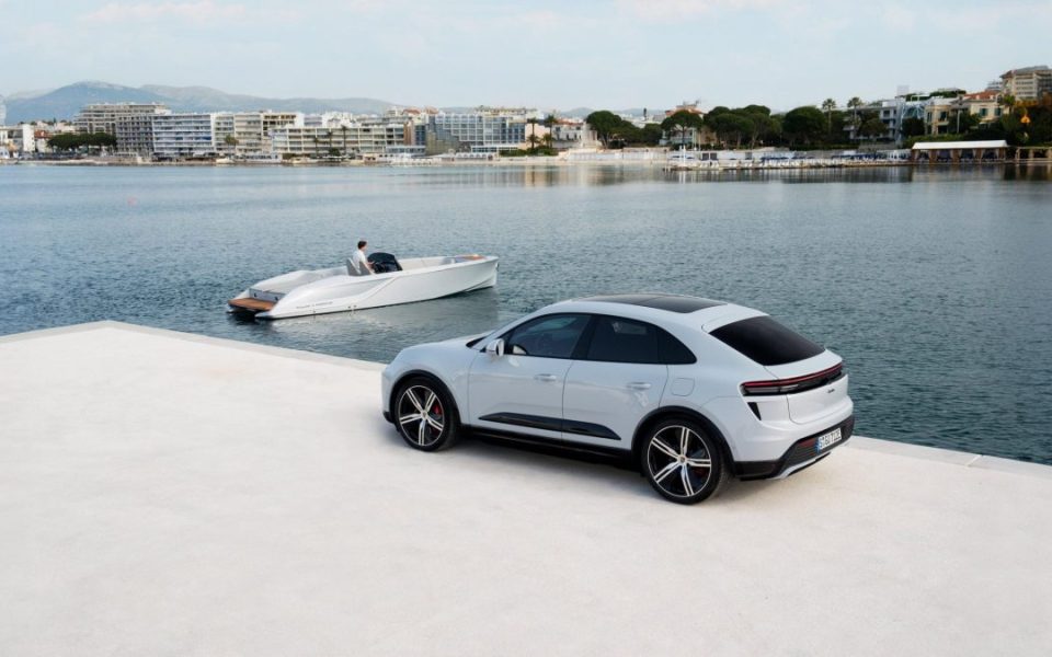 Doppelter Herzschlag: Wie der Porsche Macan E und das Frauscher-Boot 850 Fantom Air den Asphalt mit dem Meer verbinden