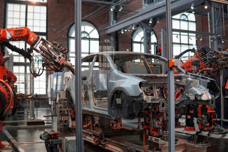 Zu langsam – Deutsche Autobauer brauchen für ein neues Modell doppelt so viel Zeit wie chinesische