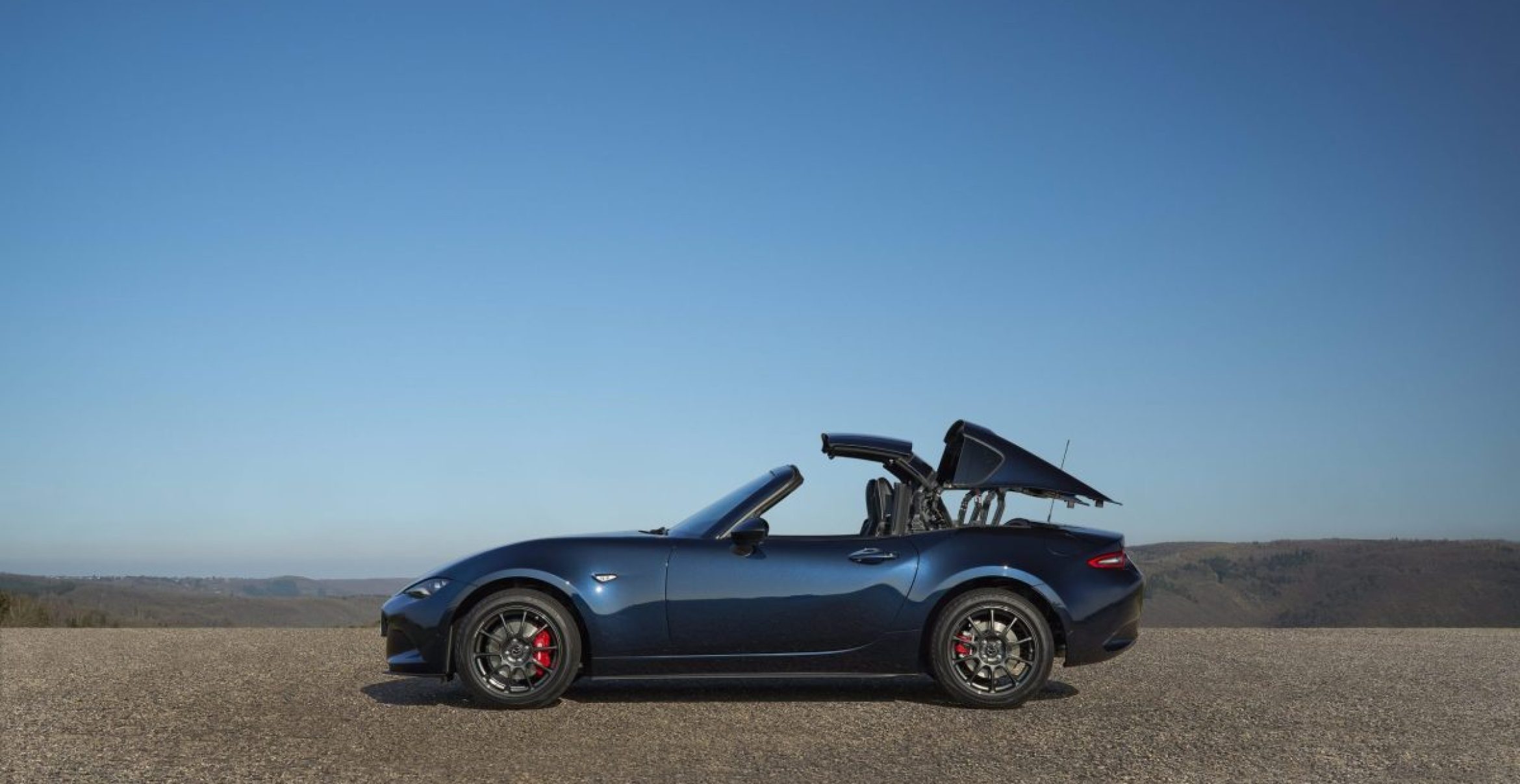 Mazda MX-5: Nackt. Ehrlich. Glücklich.