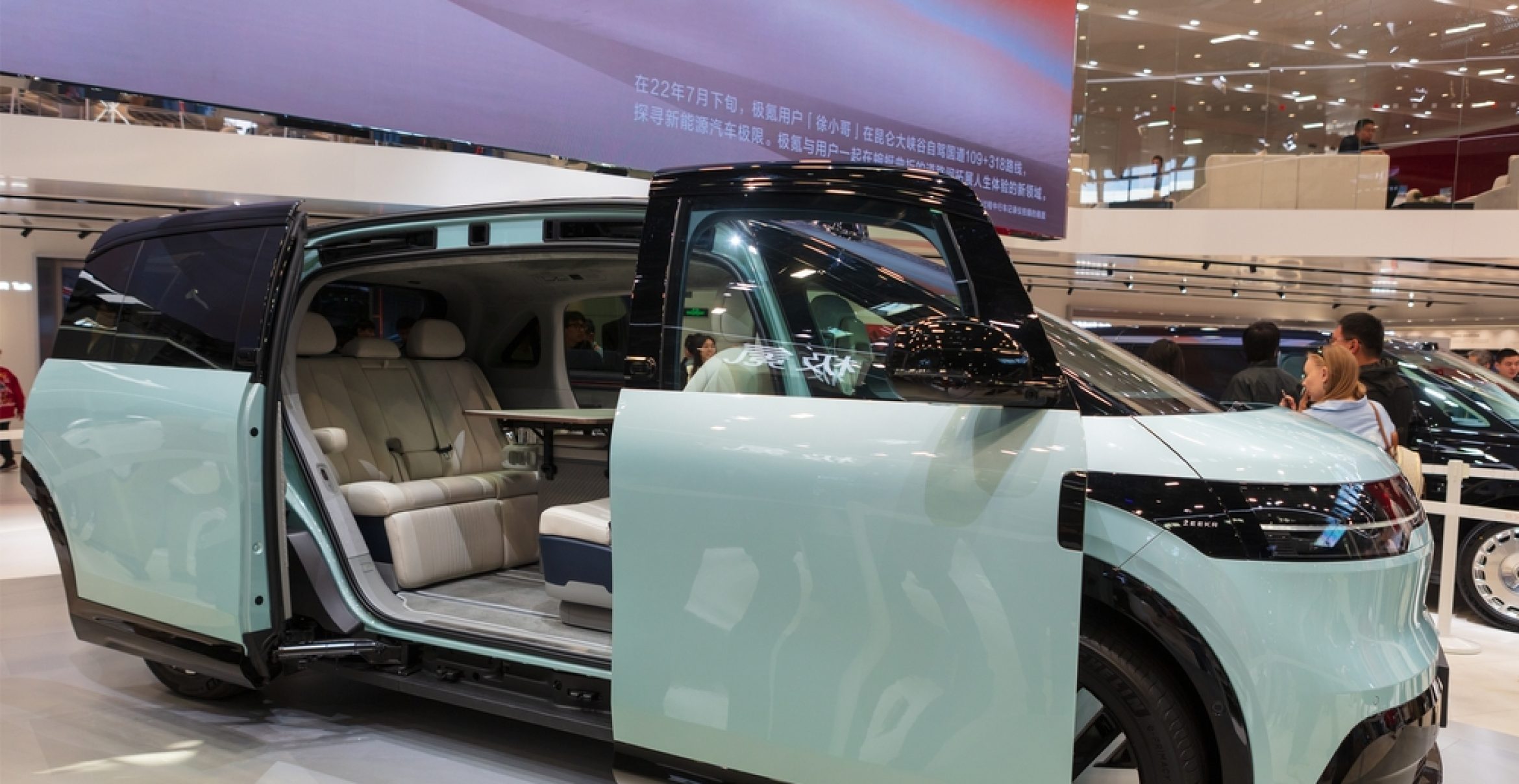 China greift den „Bulli“ an: Wie der Zeekr Mix den Elektro-Bus neu erfindet