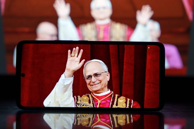 Papst postet: Wie Leo XIV. den Vatikan in die Social-Media-Ära katapultiert