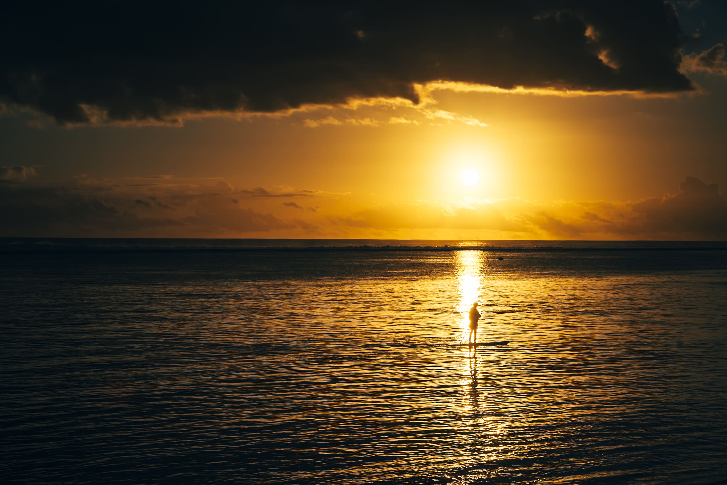 Jeden Abend um 18 Uhr liefert die Westküste ab. Manche Termine halten, was sie versprechen. Dieser hier besonders.
