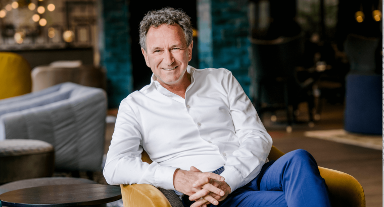 Mind over Machine: Warum KI Ideen braucht – Interview mit Oliver Klein (cherrypicker)