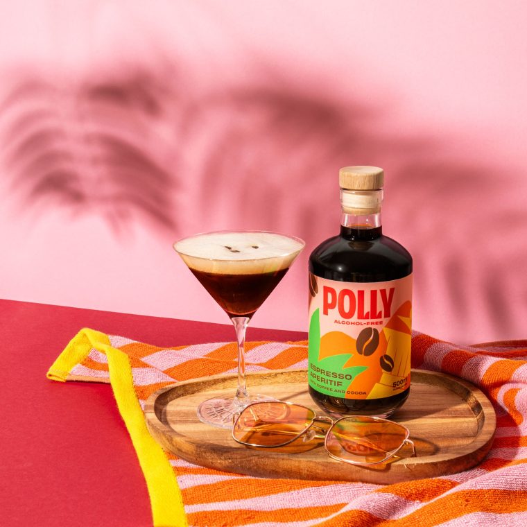Alkoholfrei war noch nie so wach: POLLY bringt koffeinhaltige Limited Edition an den Start