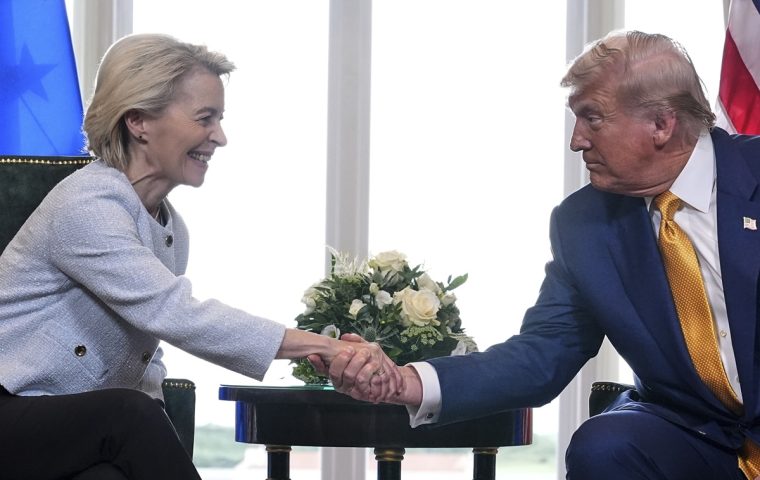 Trumps Zoll-Deal: EU erkauft sich Handelsfrieden für 1,35 Billionen Dollar