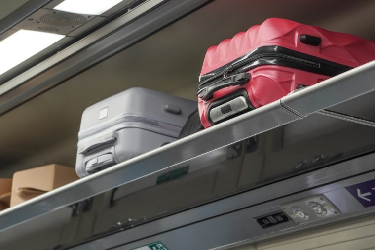 Reise-Essentials: Diese 7 Dinge gehören zwingend ins Handgepäck