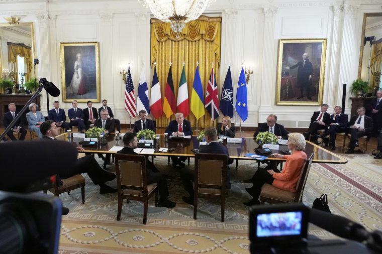 Dieses Bild aus der Nacht erzählt die Geschichte, wie Trump die Welt sortiert