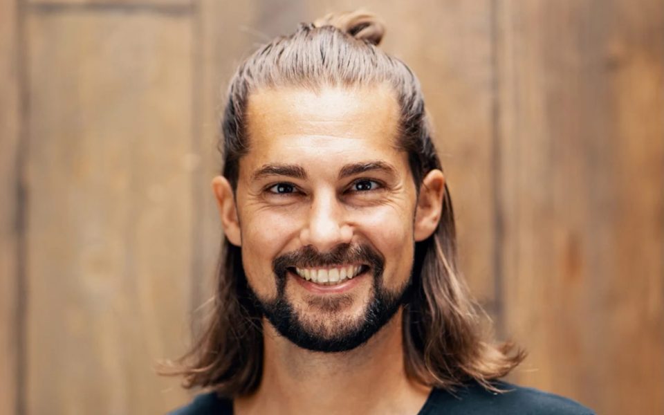 Amos Bucher ist CEO von fairfood.bio aus Freiburg.