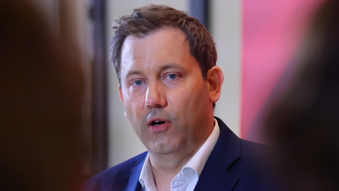 Klingbeils Steuer-Showdown: 30 Milliarden-Loch spaltet Koalition