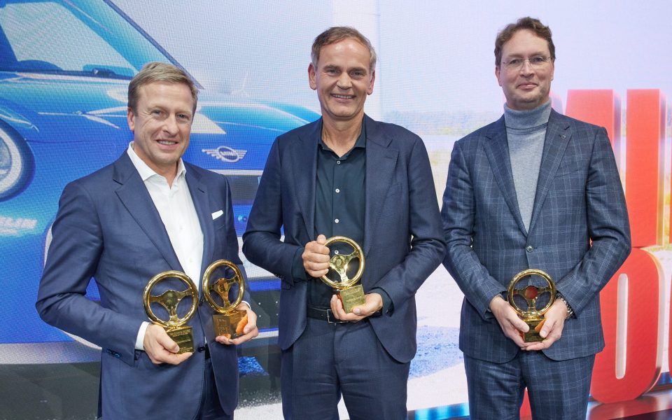 Auf der IAA in München treffen sie alle zusammen: Ola Källenius führt Mercedes an, Oliver Zipse leitet BMW, und Oliver Blume steht an der Spitze von VW.