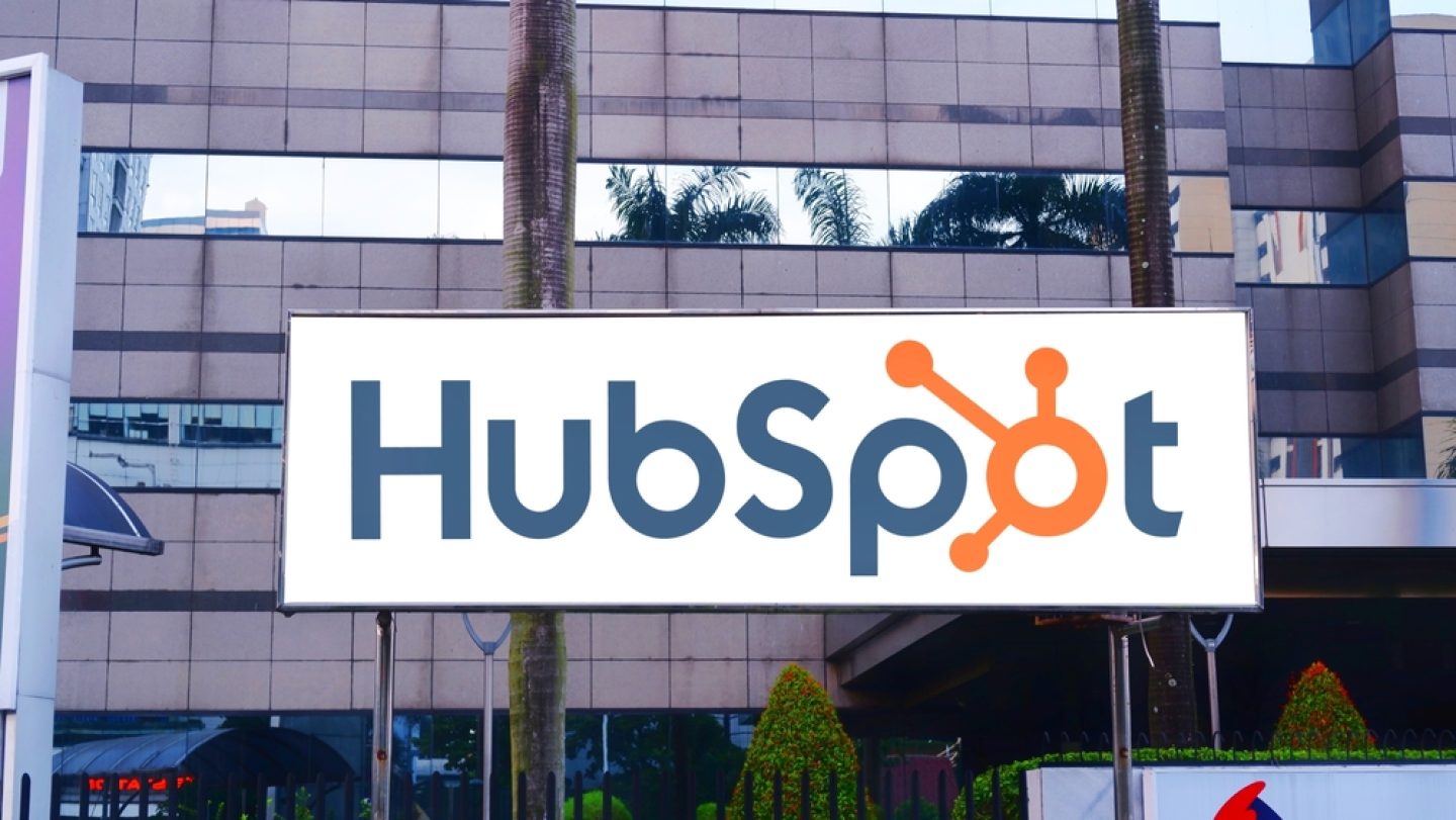 Google AI, ChatGPT, Perplexity: HubSpot kontert KI-Agenten mit 200 CRM-Neuheiten