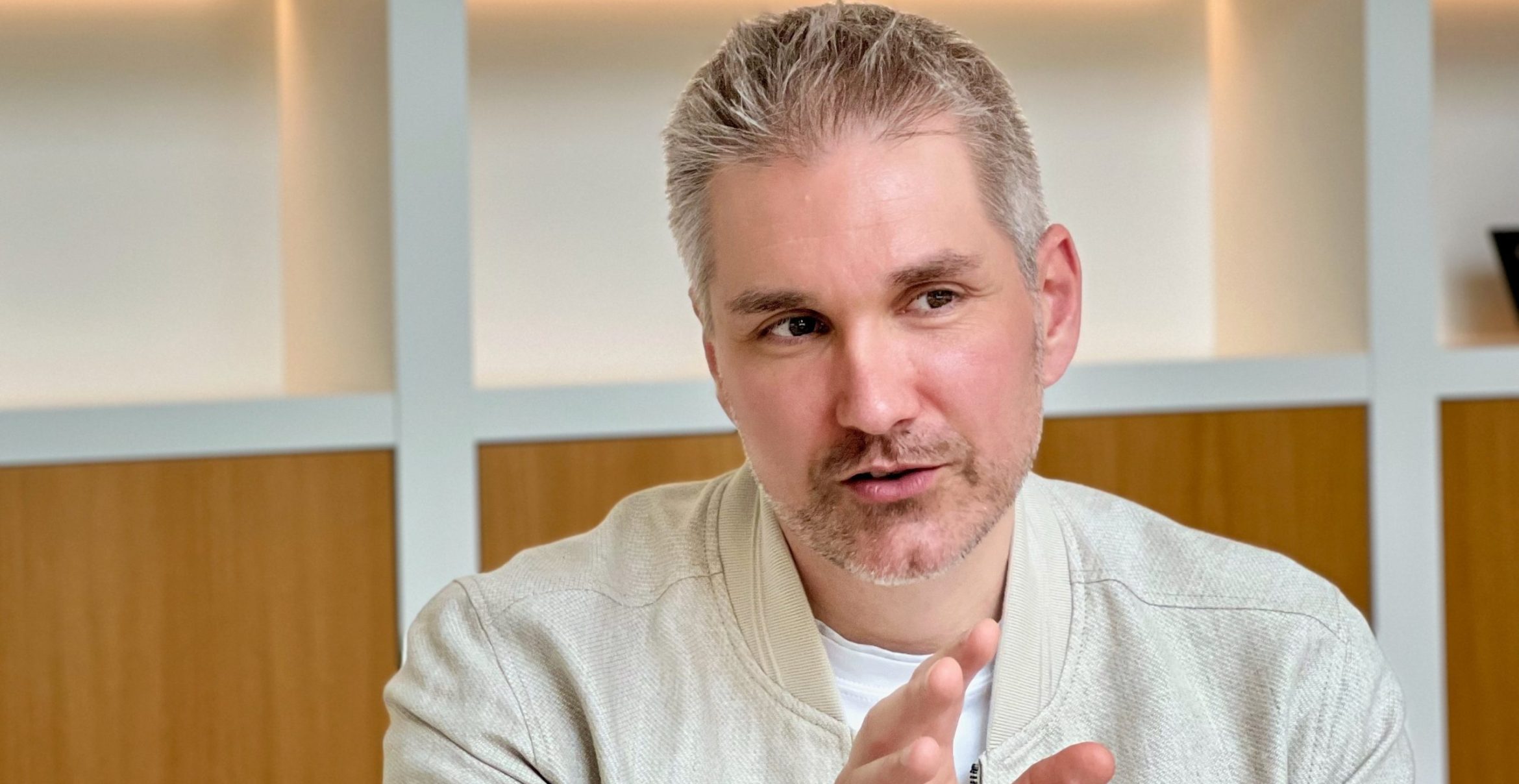 Roboter statt Rentendebatte – Hellermann baut die Zukunft schneller als Deutschland Anträge stempeln kann