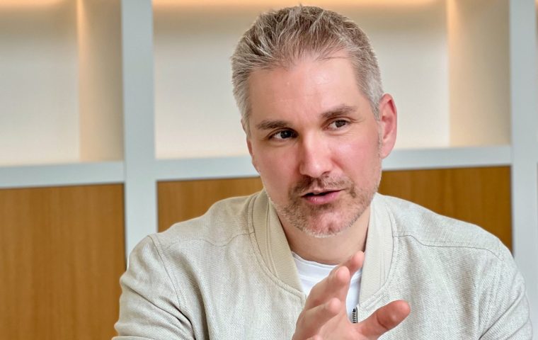 Roboter statt Rentendebatte – Hellermann baut die Zukunft schneller als Deutschland Anträge stempeln kann