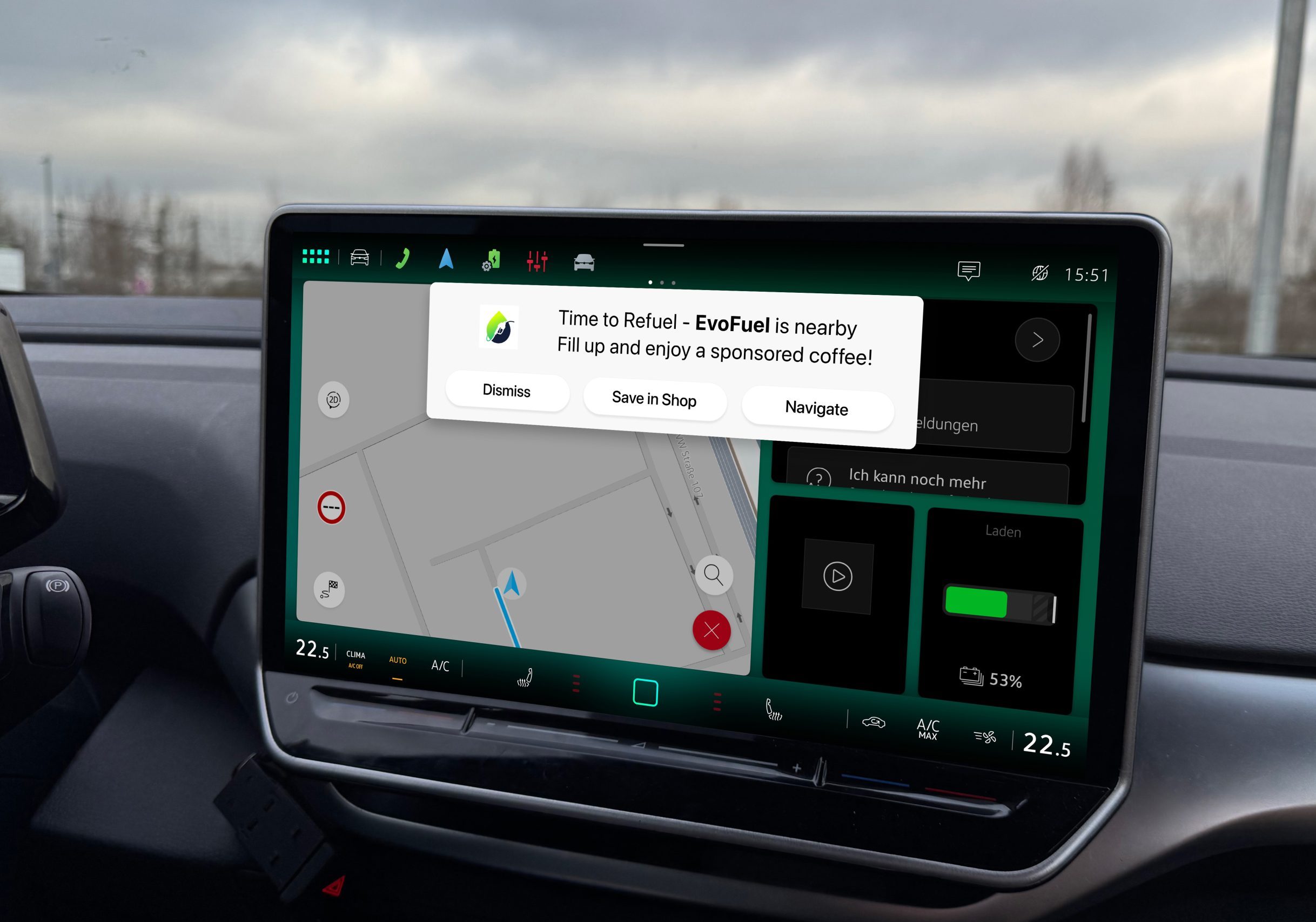 „EvoFuel“ ist ein fiktiver Markenname, der ausschließlich zu illustrativen und erläuternden Zwecken verwendet wird. Jede Ähnlichkeit mit tatsächlichen Unternehmen, Marken, Produkten oder Markennamen – bestehend oder nicht mehr bestehend – ist rein zufällig. Es wird keinerlei Zugehörigkeit, Unterstützung oder Eigentum impliziert.