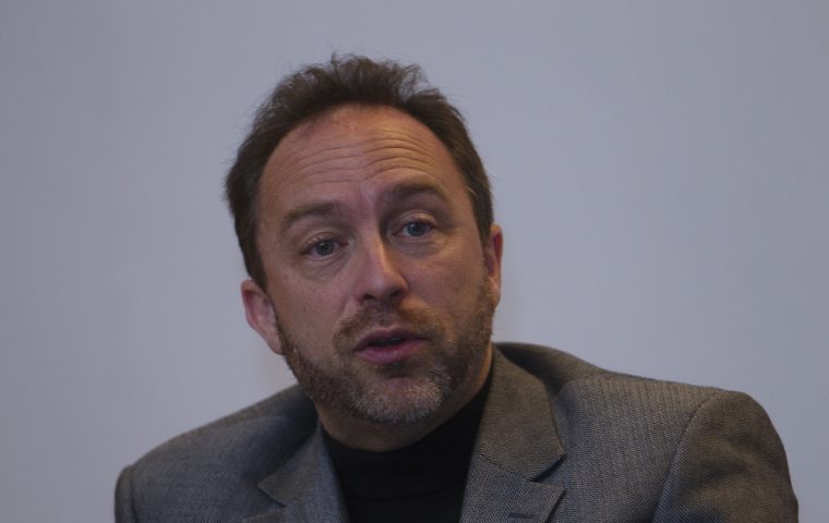 Wikipedia-Wissens-Krieg: Wer ist Jimmy Wales und warum ist er Gegner von Musk