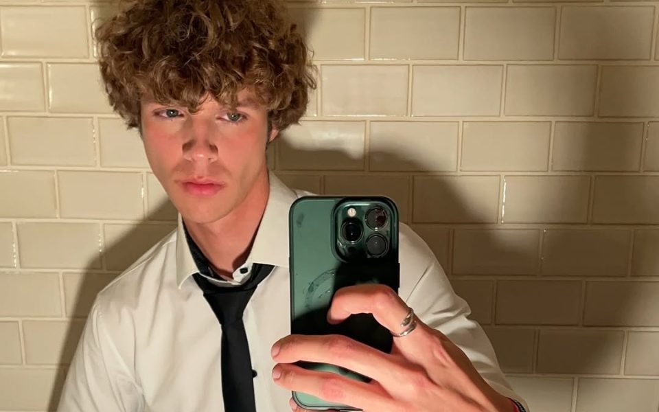 Ein 24-jähriger Influencer löst mit seiner Kritik an der 40-Stunden-Woche eine gesellschaftliche Debatte aus.