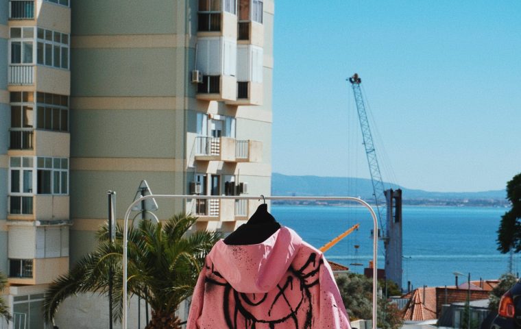 Ice Pink Rebellion im Namen von ELHO: Wie André Saraiva den Winter besprüht