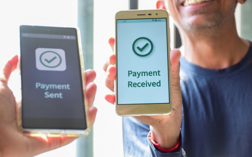 Die Umstellung von langsamen, aber sicheren Überweisungen auf Echtzeit-Transaktionen stellt Banken vor massive Herausforderungen.
