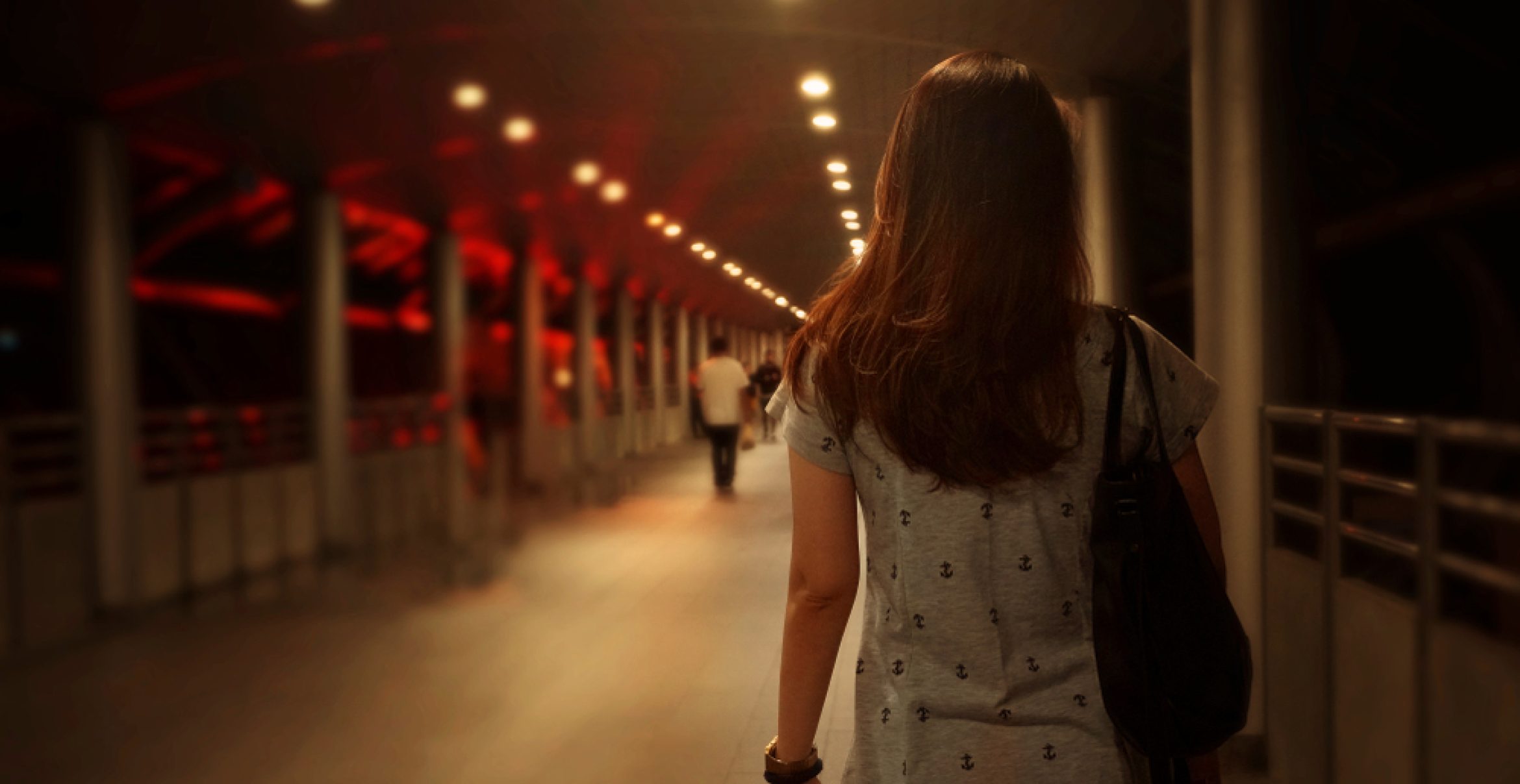 Warum Frauen nachts anders unterwegs sind: Sicherheitsstudie legt zentrale Faktoren offen