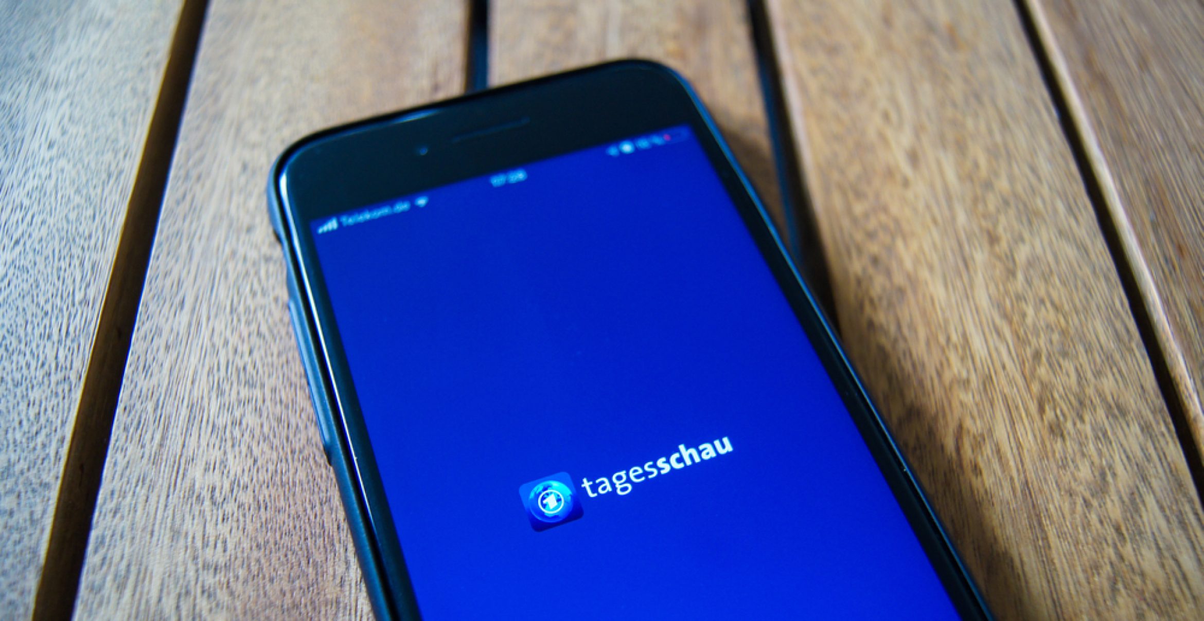 Tagesschau-Sprecher:innen: SO viel verdienen sie pro Tag