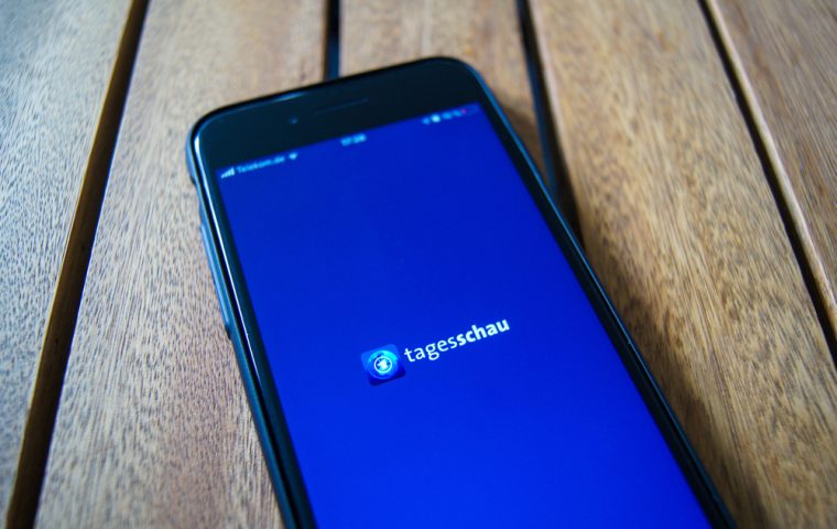 Tagesschau-Sprecher:innen: SO viel verdienen sie pro Tag