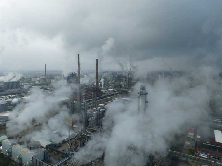 Deutschlands Industrie flieht: 100.000 Jobs auf Kippe?