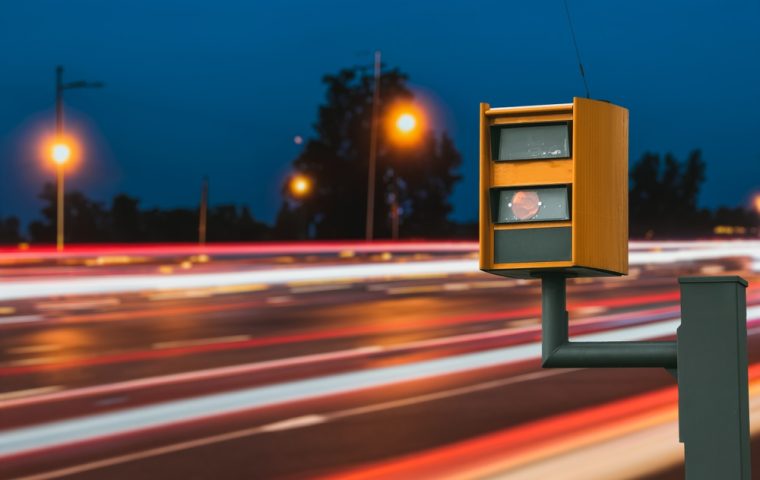 Blitzerwarner oft als Grauzone eingeschätzt: Die Konsequenzen drohen wirklich!