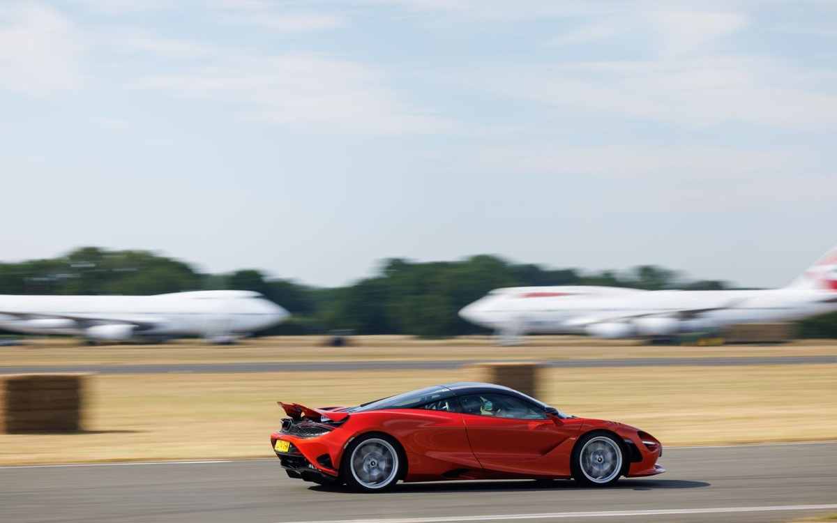 Vorbei an den Boings