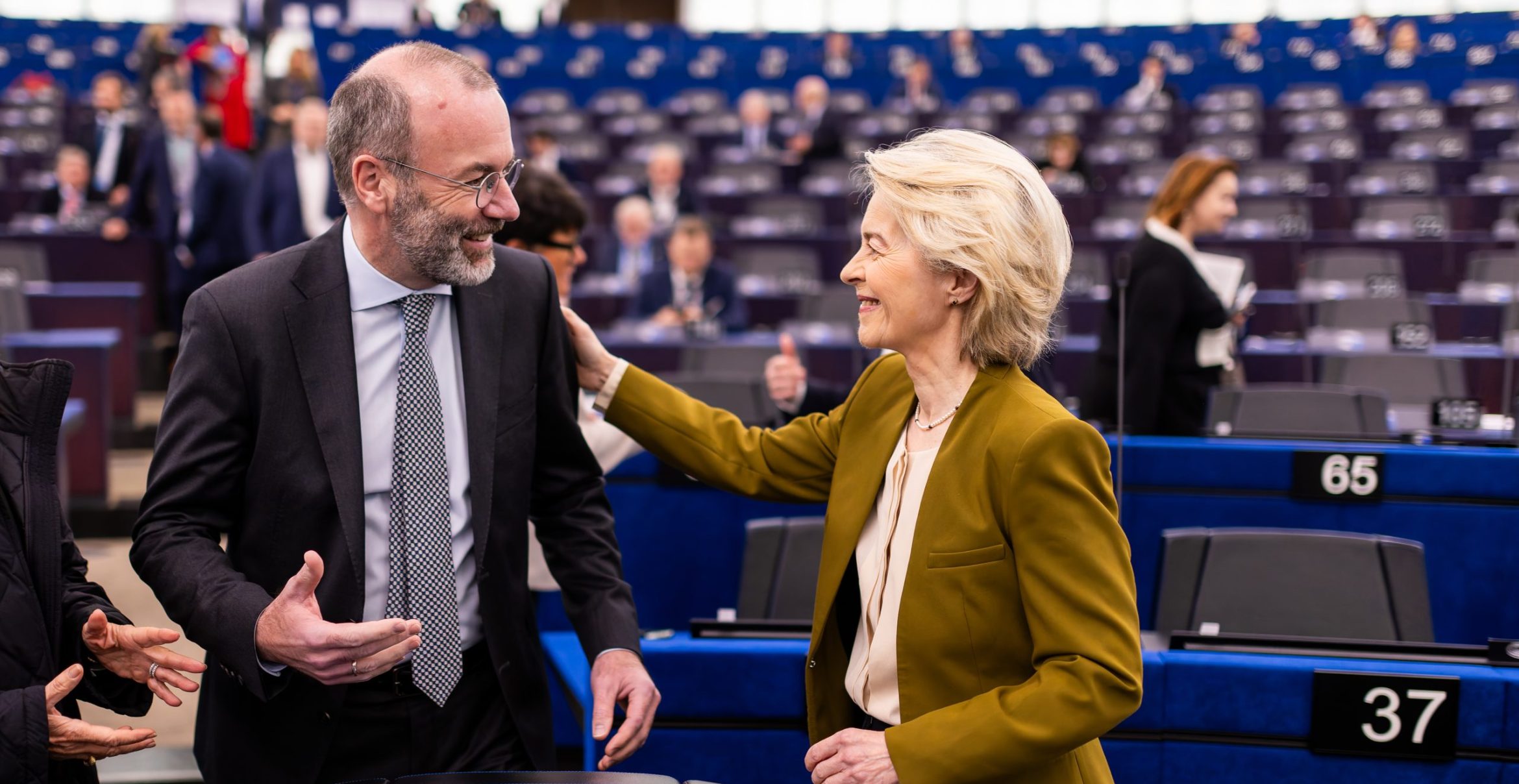 EU kippt Verbrenner-Aus: Brüssels 180-Grad-Wende bei Autopolitik