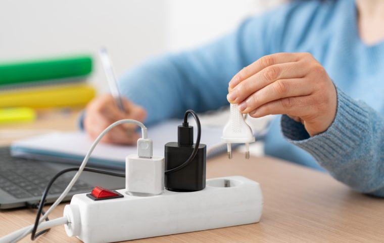 Steckdosenleisten: Die unterschätzte Brandgefahr in deinem Zuhause