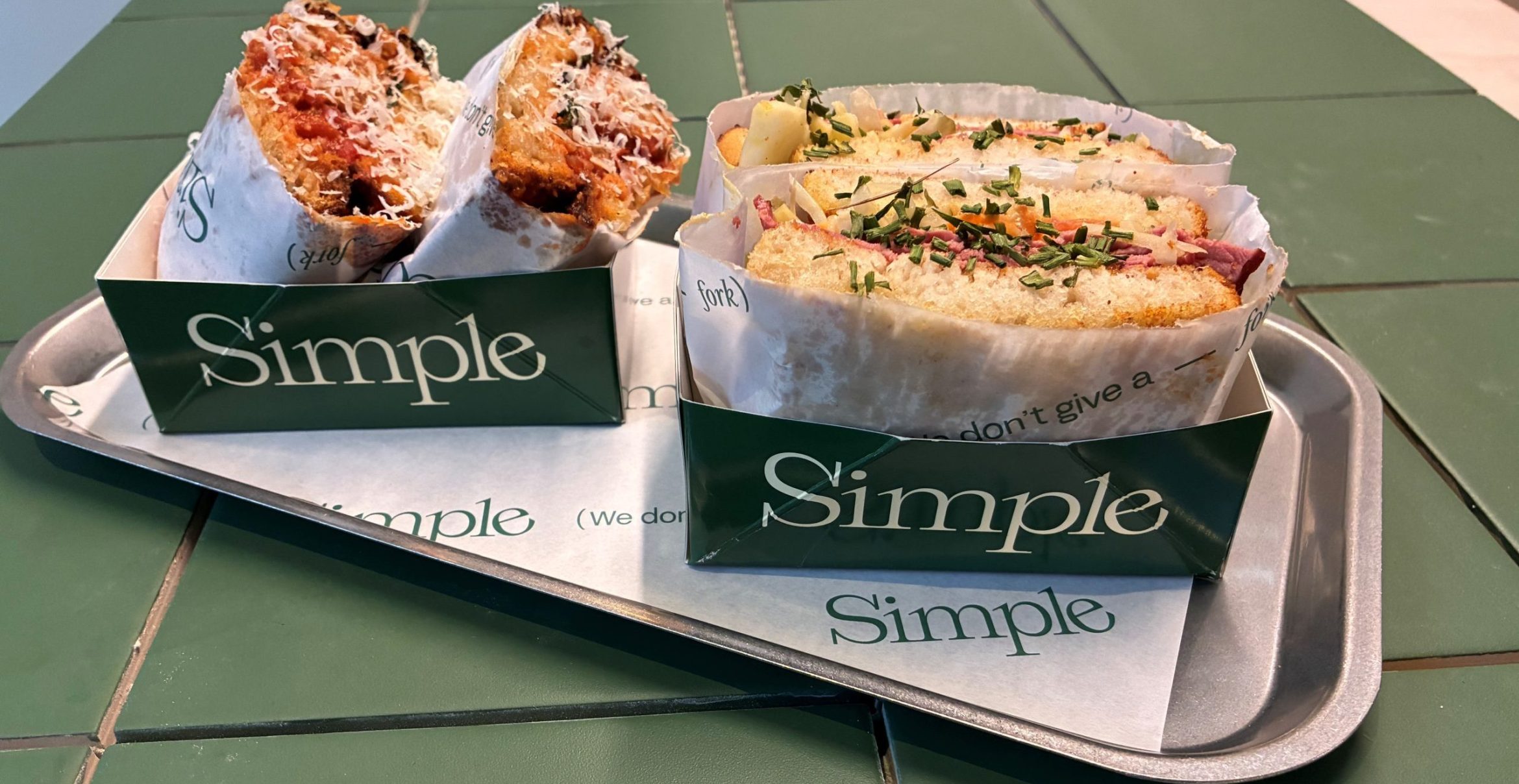 SIMPLE – Hamburg bekommt endlich ein Sandwich, das nicht so tut, als wäre es nur die belegte Nebensache.