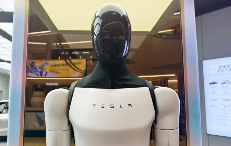 Dark Factory statt Autowerk: Wie Roboter die Autoindustrie umkrempeln