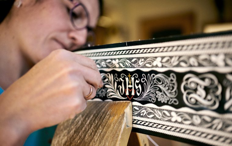 Vom Pfau zur Pret-à-Porter: Südtiroler Handwerk für die Luxuswelt