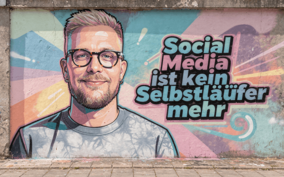 **Alt-Text:** Porträt von Max Anzile, CEO der Pirates World und Gründer von Social Media Pirates, im Interview zu Social Media, Engagement und KI im Marketing