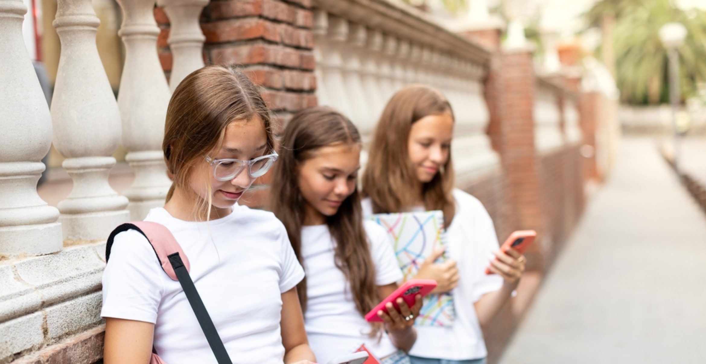 Britisches Oberhaus stimmt Mindestalter zu: Wächst der Druck auf Social-Media-Plattformen?