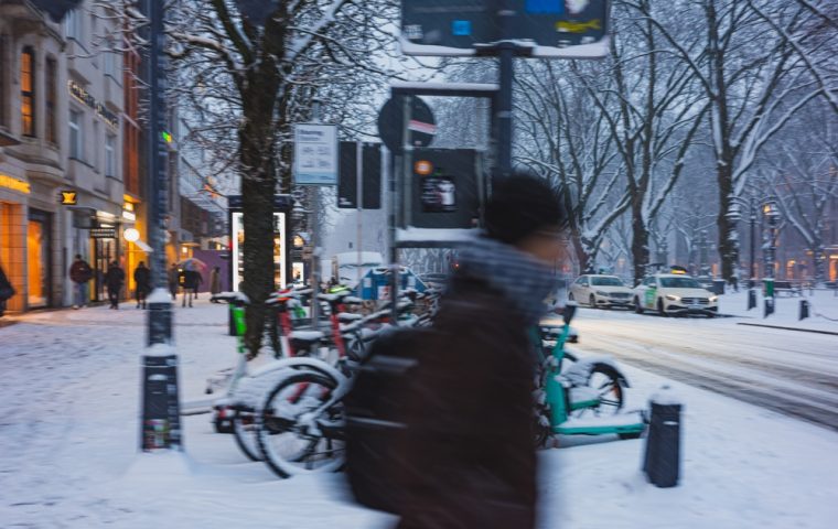 Chef, es ist kalt und mein Auto sieht traurig aus. Ich bleib zu Hause.